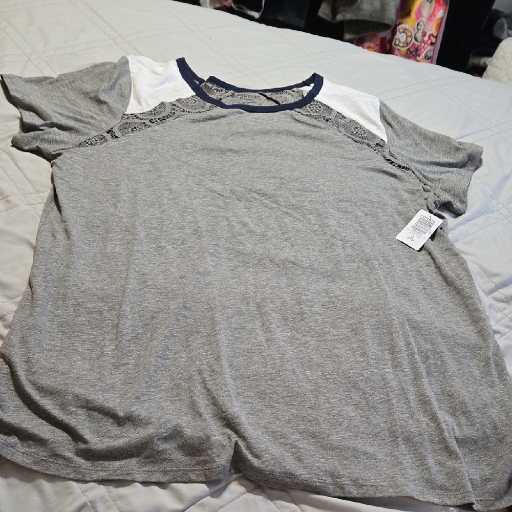 Gray and White Lace Accent T-Shirt New Torrid